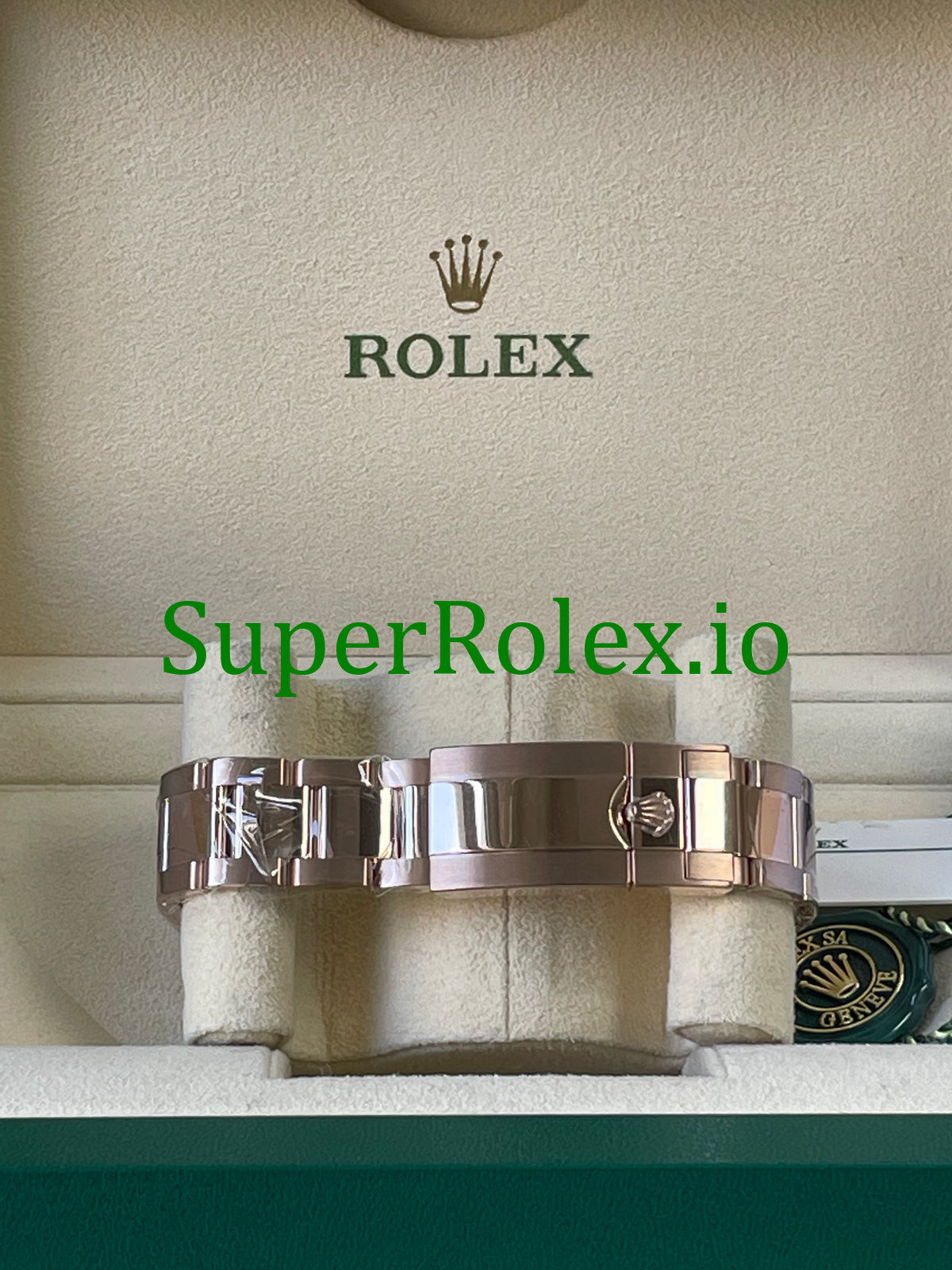 Rolex GMT-Master II 40mm Everose Gold Ref.126715CHNR